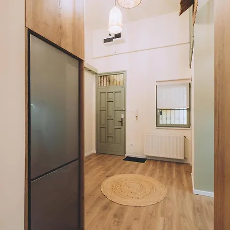 Tropical Chill * Budapest